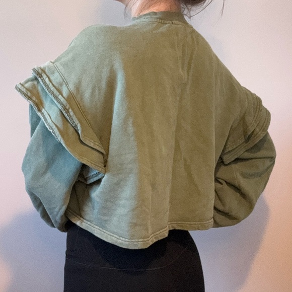 Frilled Sleeve Crop Sweater - Picture 5 of 6